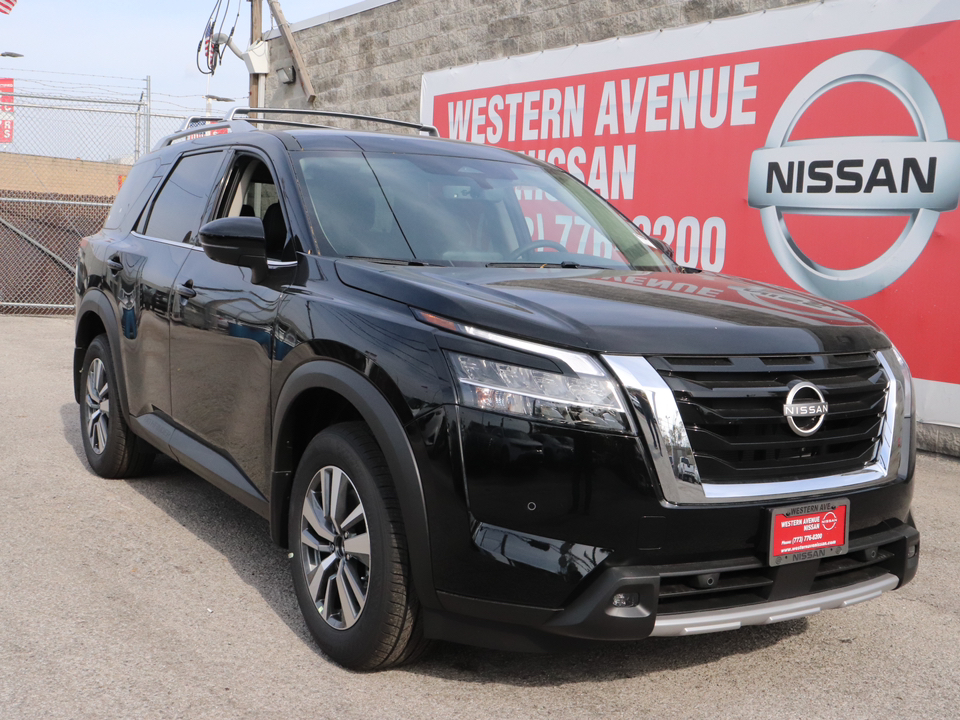 2024 Nissan Pathfinder SL 3