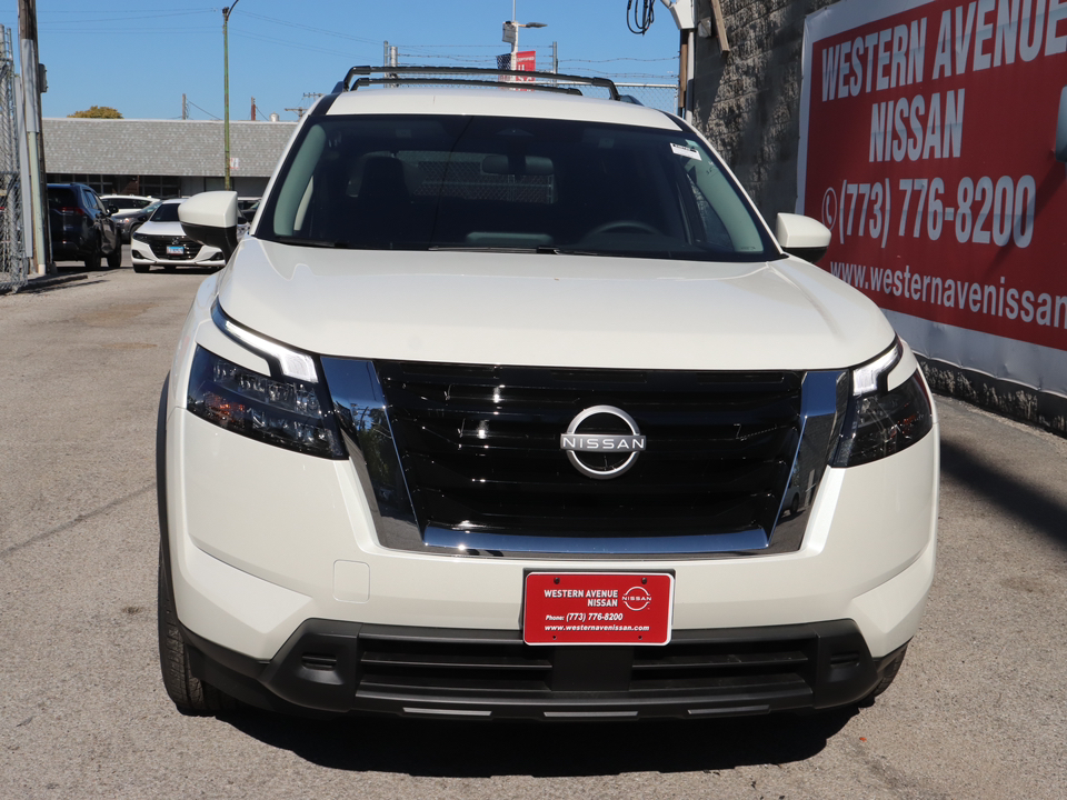 2024 Nissan Pathfinder SV 9