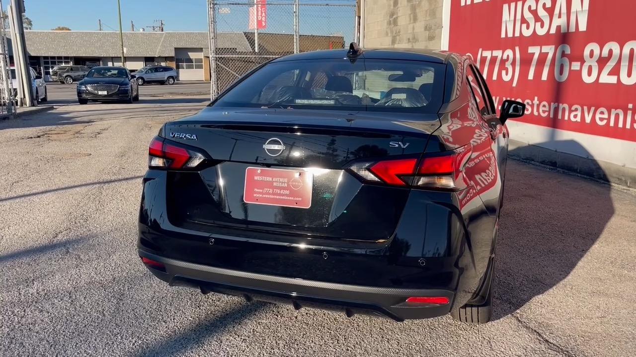 2024 Nissan Versa 1.6 SV 23