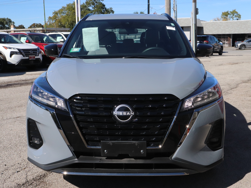 2024 Nissan Kicks SR 9