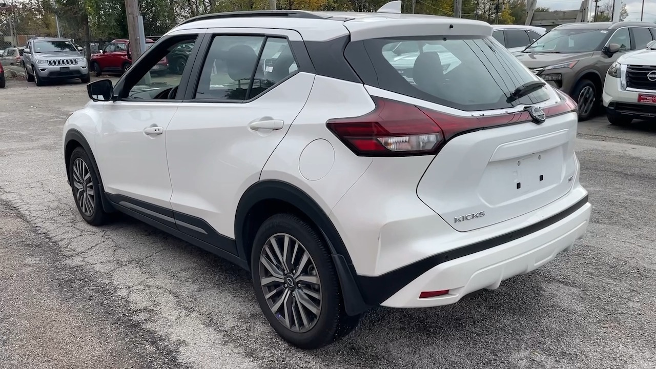 2023 Nissan Kicks SR 6