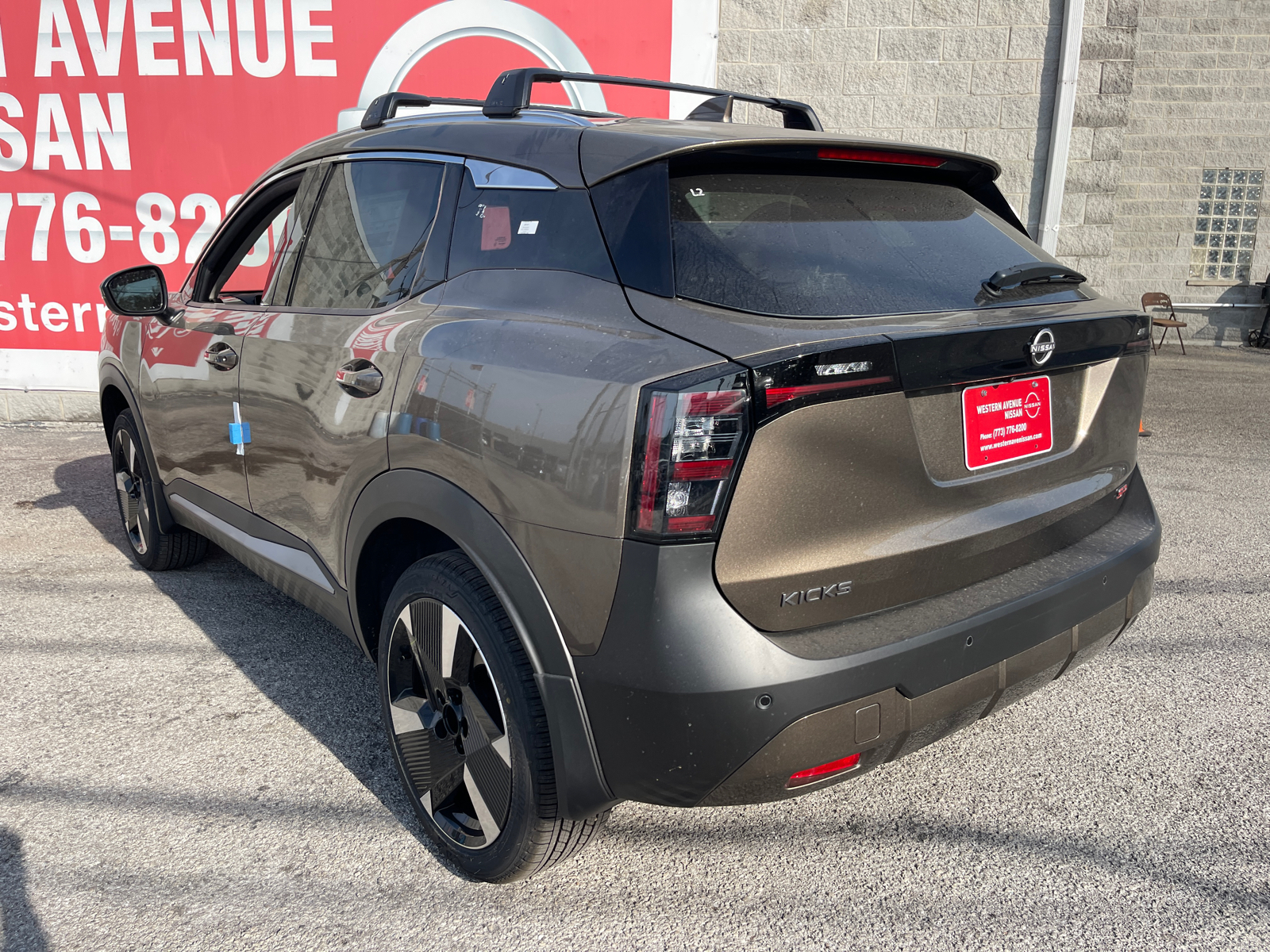 2025 Nissan Kicks SR 6