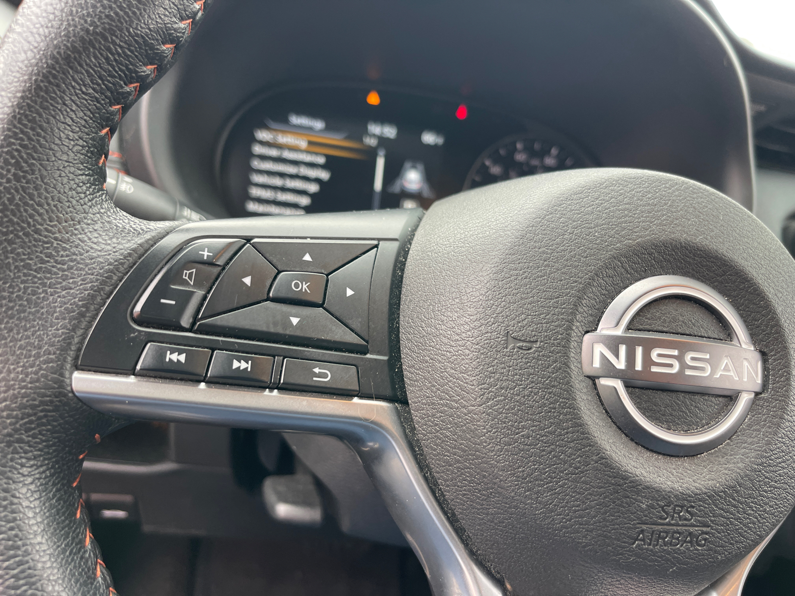 2023 Nissan Kicks SR 13