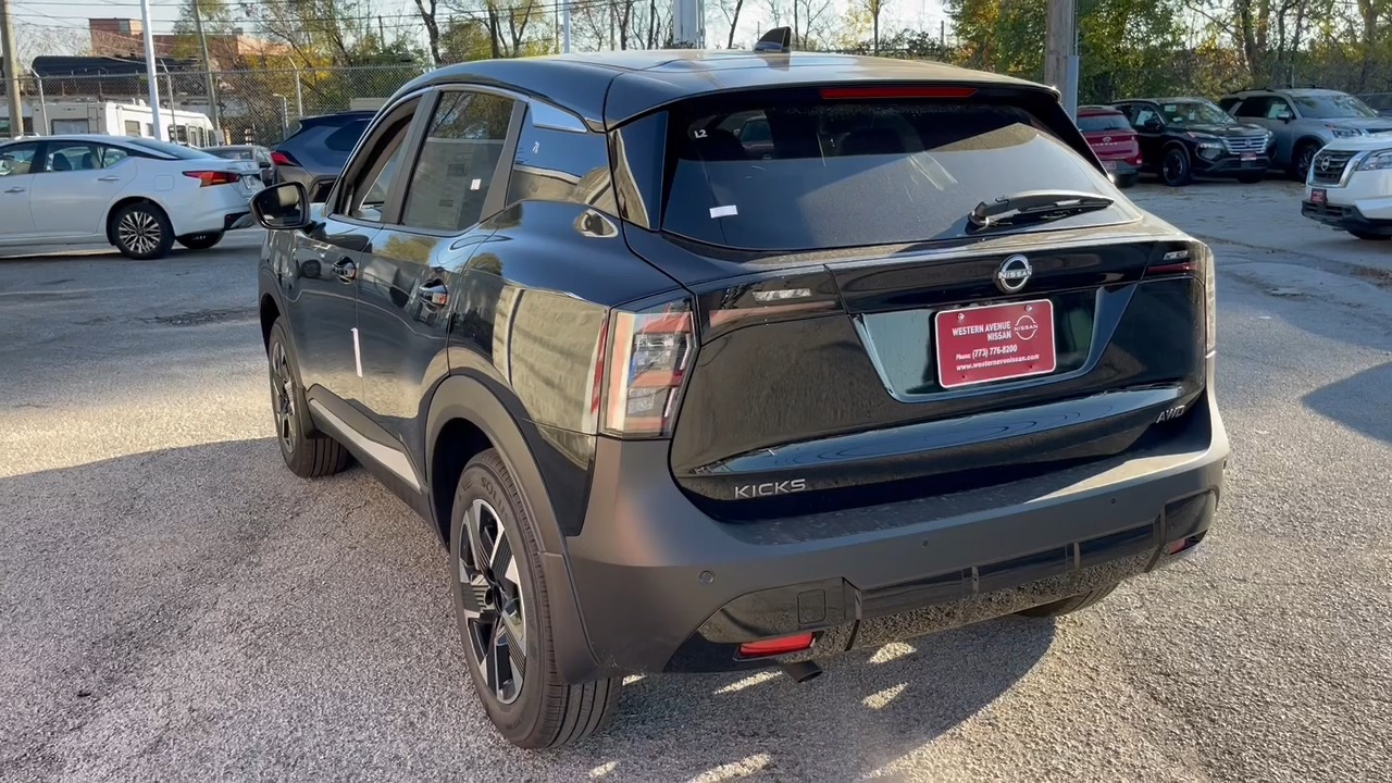 2025 Nissan Kicks SV 23