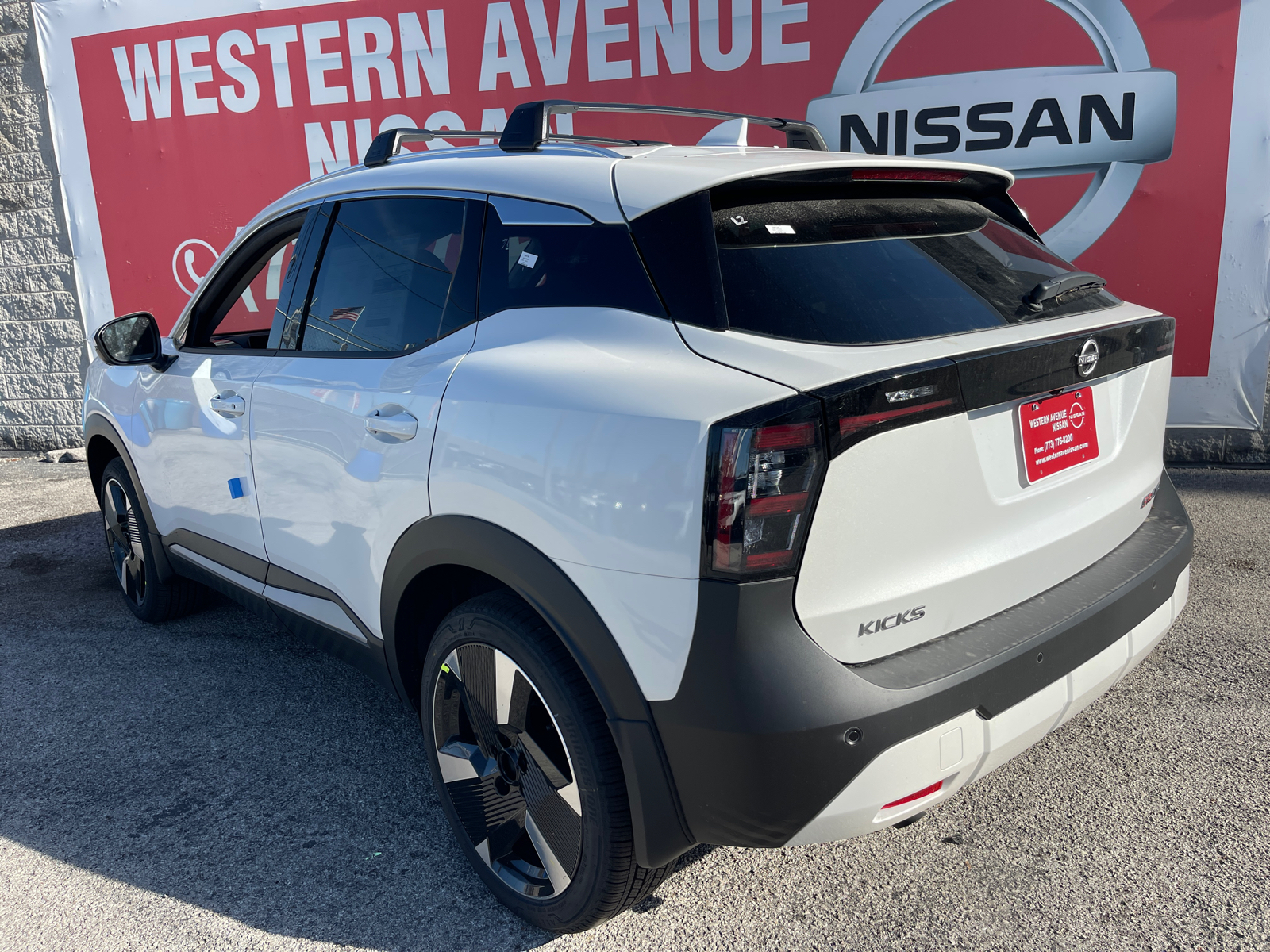 2025 Nissan Kicks SR 5