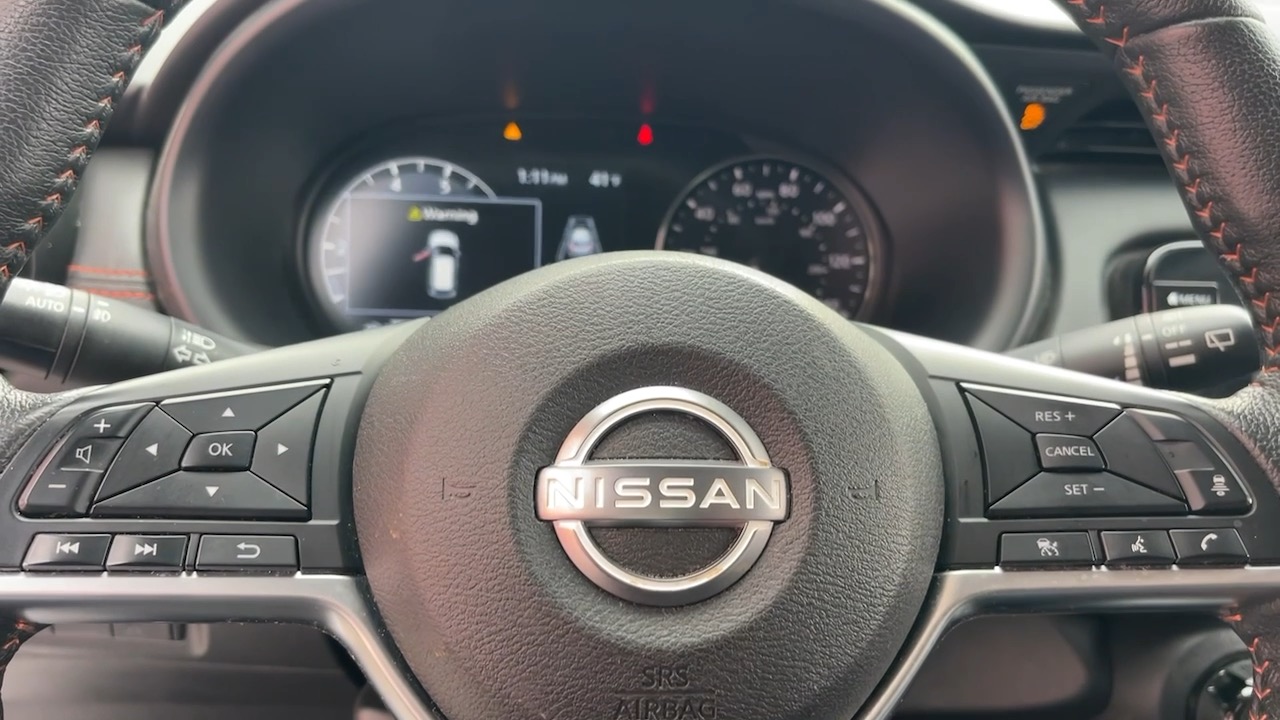 2024 Nissan Kicks SR 15