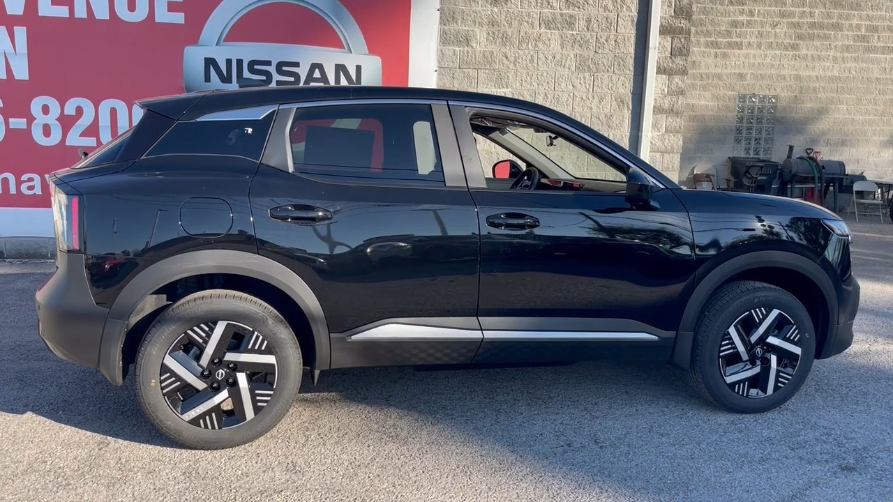 2025 Nissan Kicks SV 22