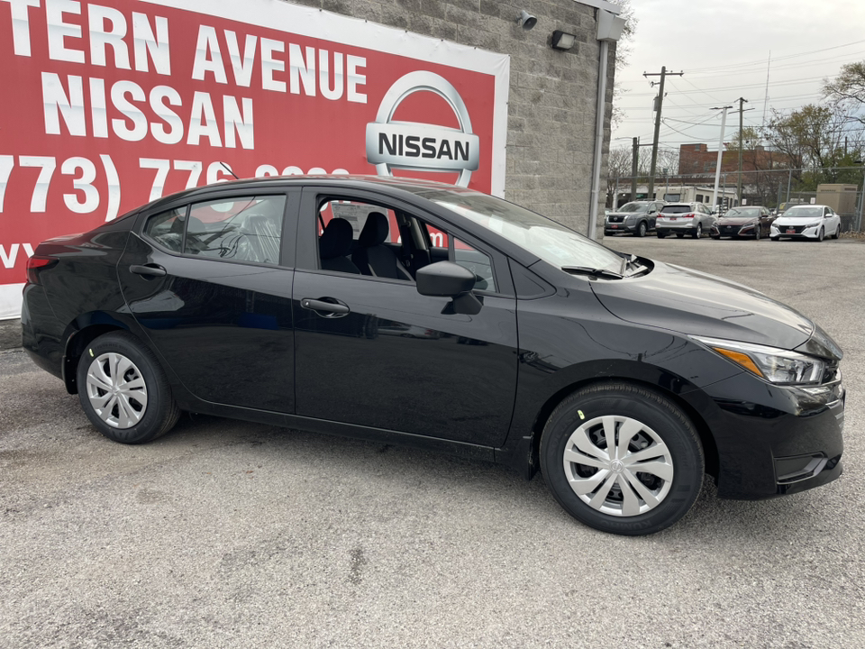 2025 Nissan Versa 1.6 S 3