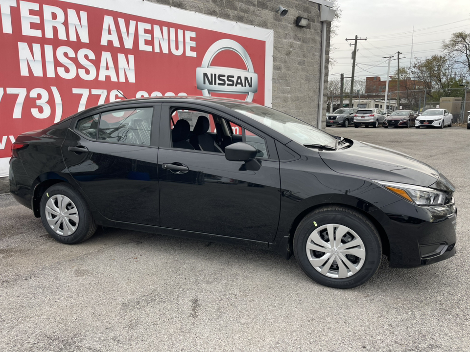 2025 Nissan Versa 1.6 S 23