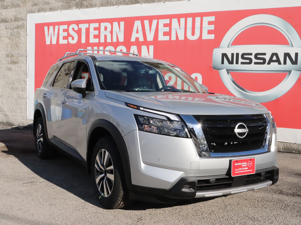 2025 Nissan Pathfinder SL 2