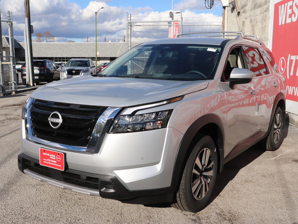 2025 Nissan Pathfinder SL 8