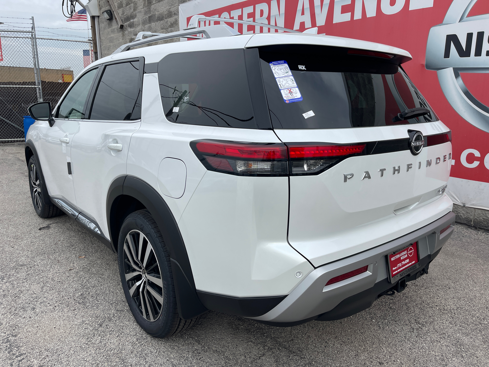 2025 Nissan Pathfinder Platinum 5