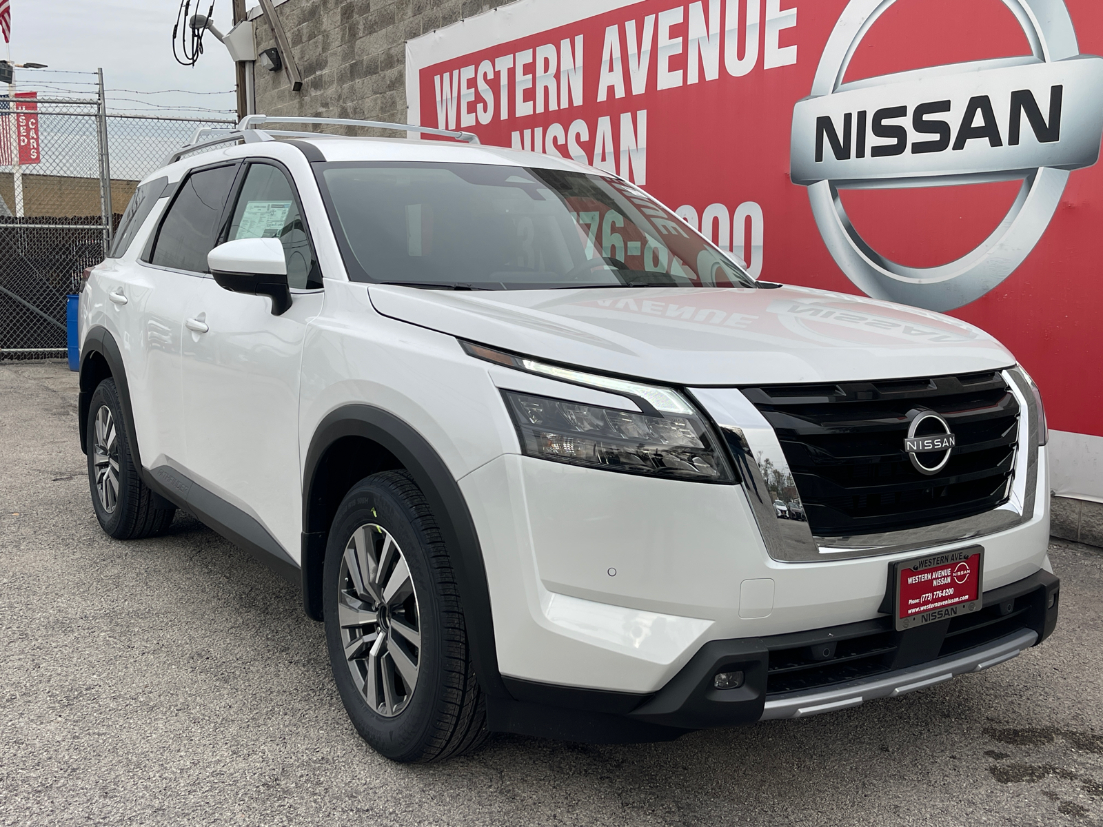 2025 Nissan Pathfinder SL 1