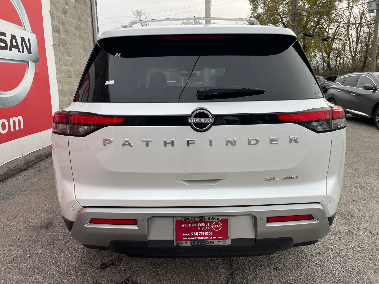 2025 Nissan Pathfinder SL 6