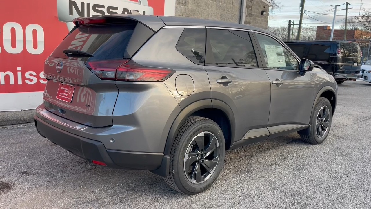 2025 Nissan Rogue SV 4