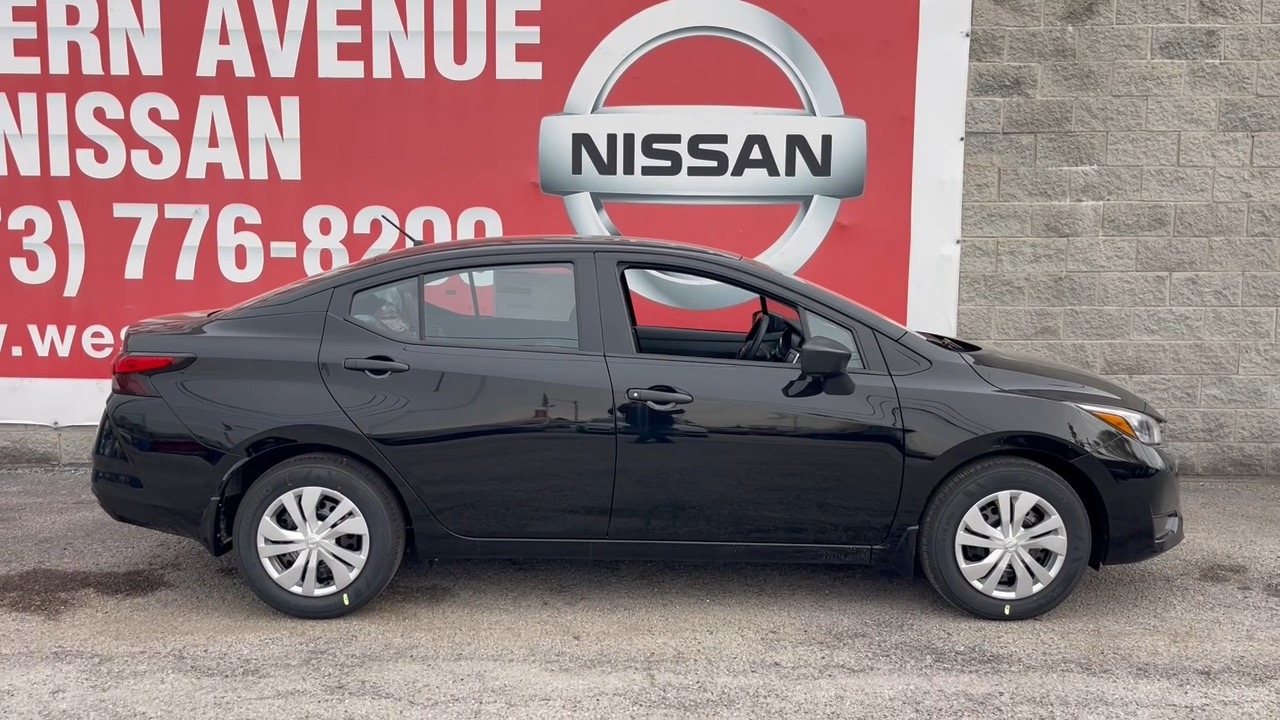 2025 Nissan Versa 1.6 S 21