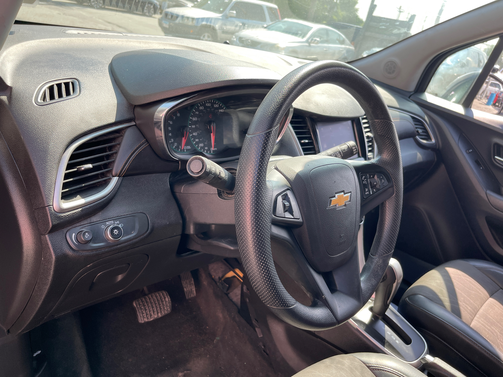 2021 Chevrolet Trax LT 8