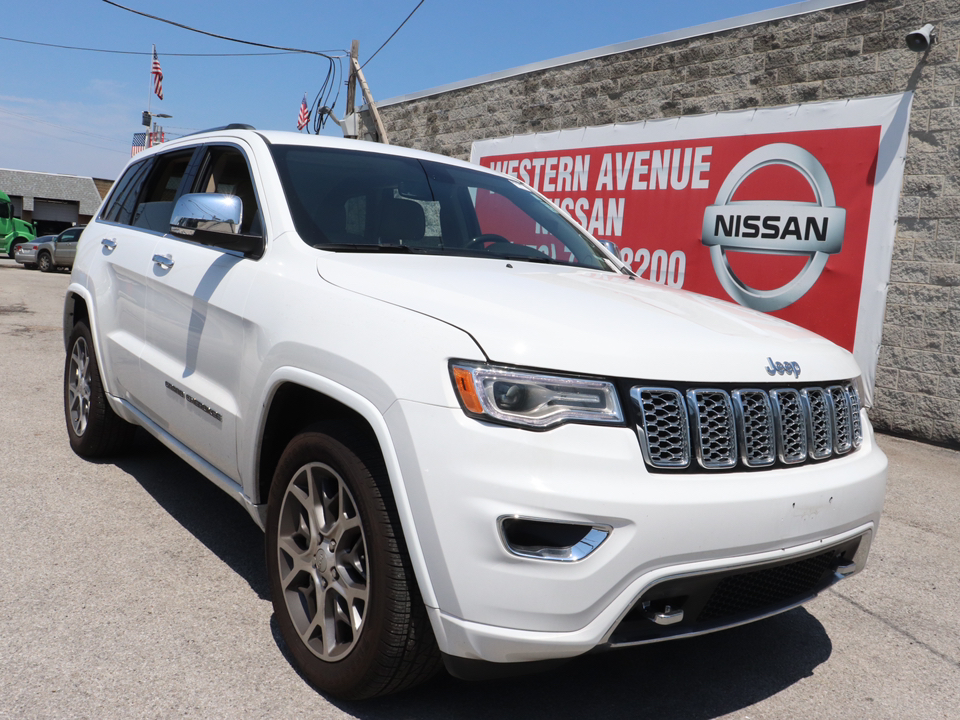 2021 Jeep Grand Cherokee Overland 1