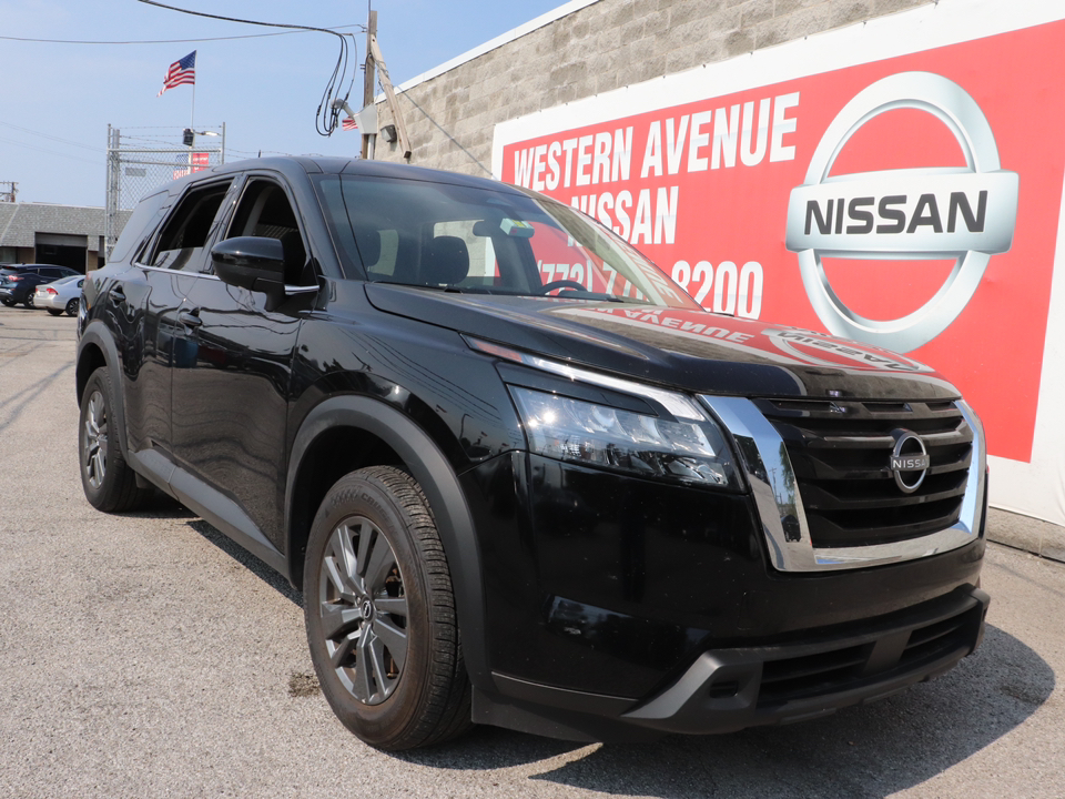 2023 Nissan Pathfinder S 2