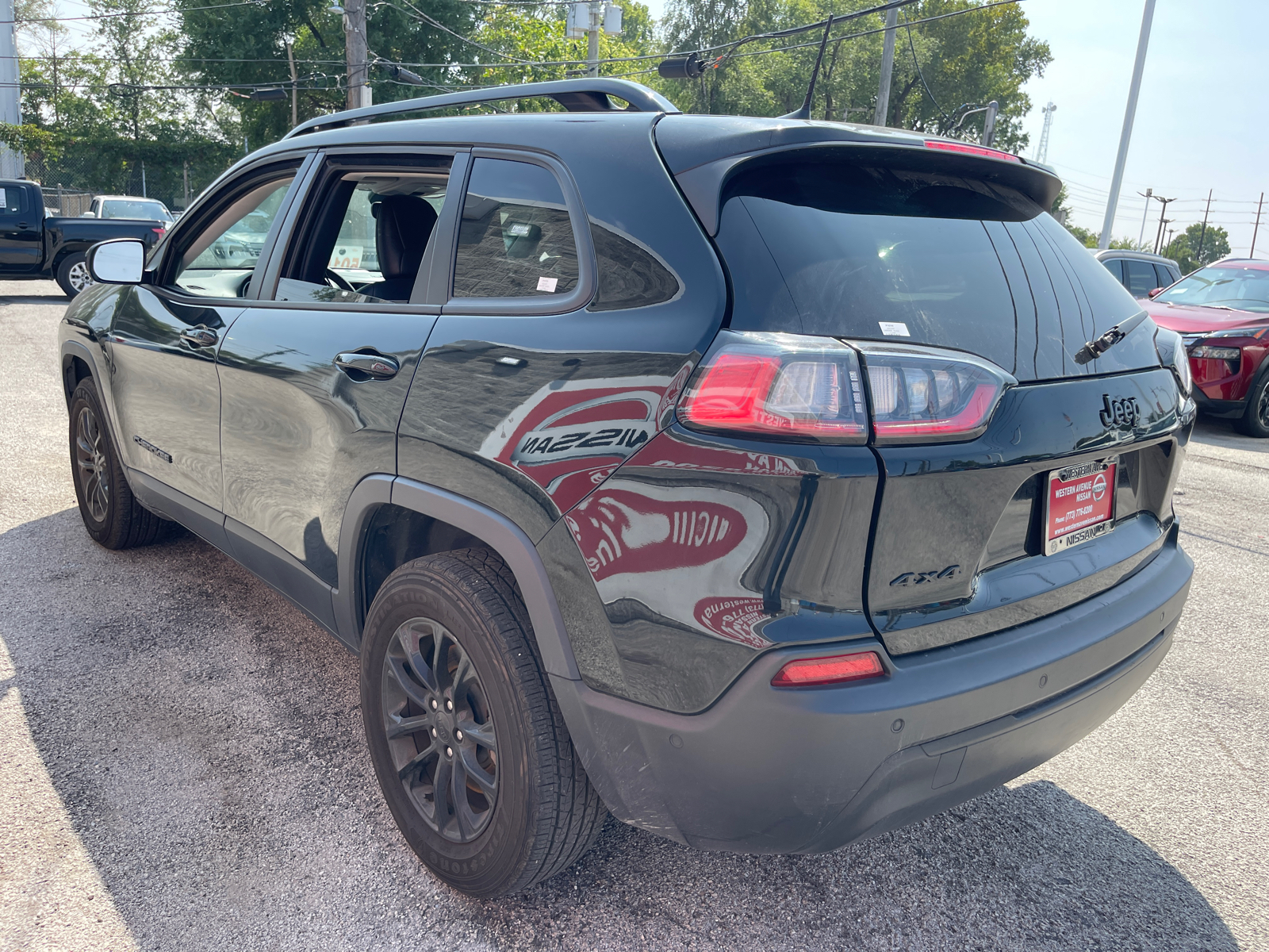 2023 Jeep Cherokee Altitude 7