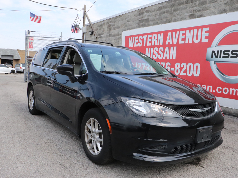 2021 Chrysler Voyager LXI 2