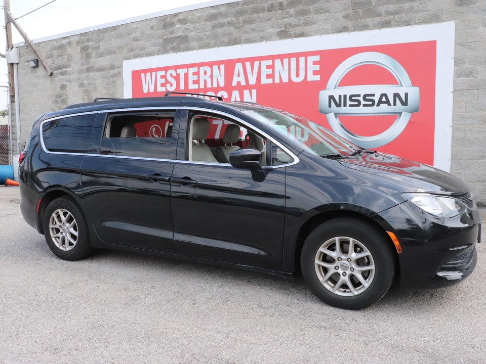 2021 Chrysler Voyager LXI 3