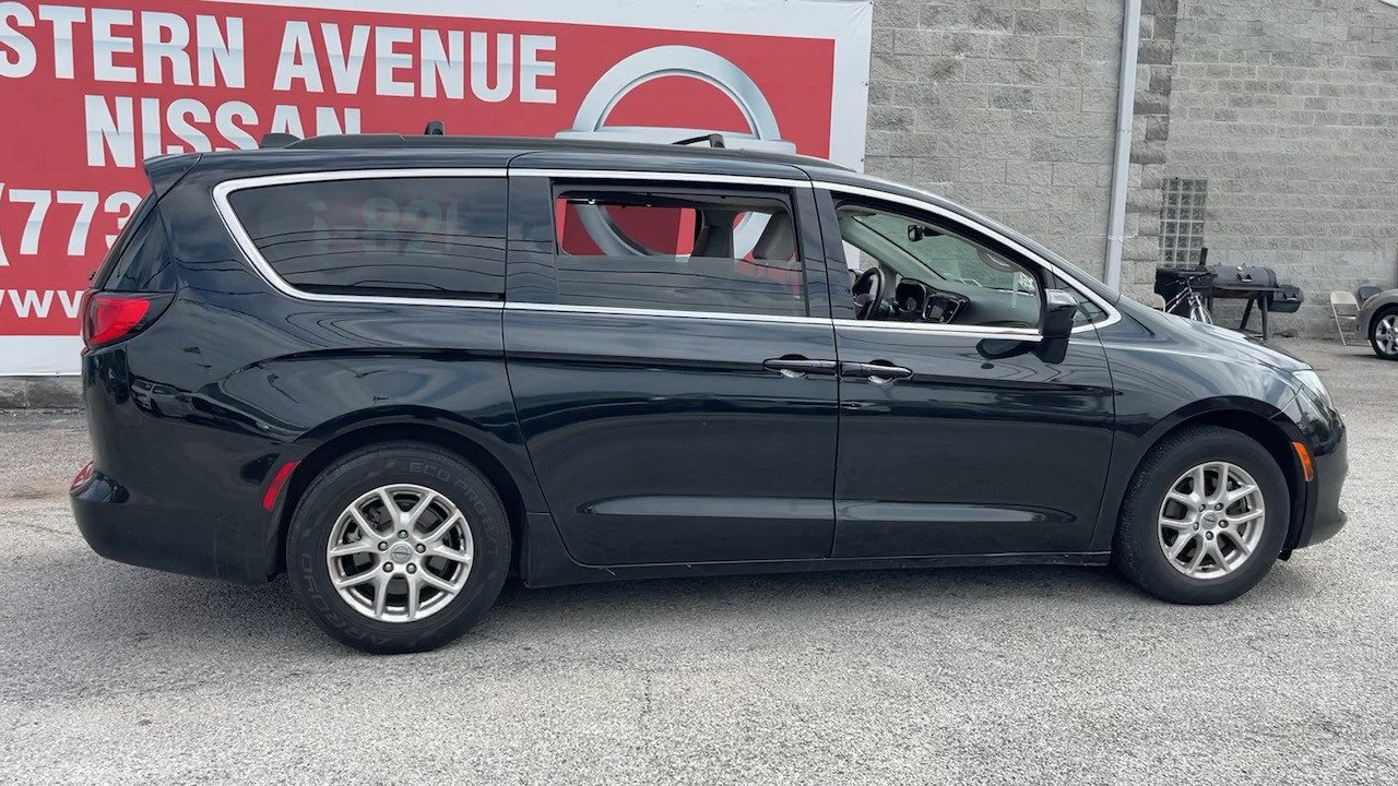 2021 Chrysler Voyager LXI 4