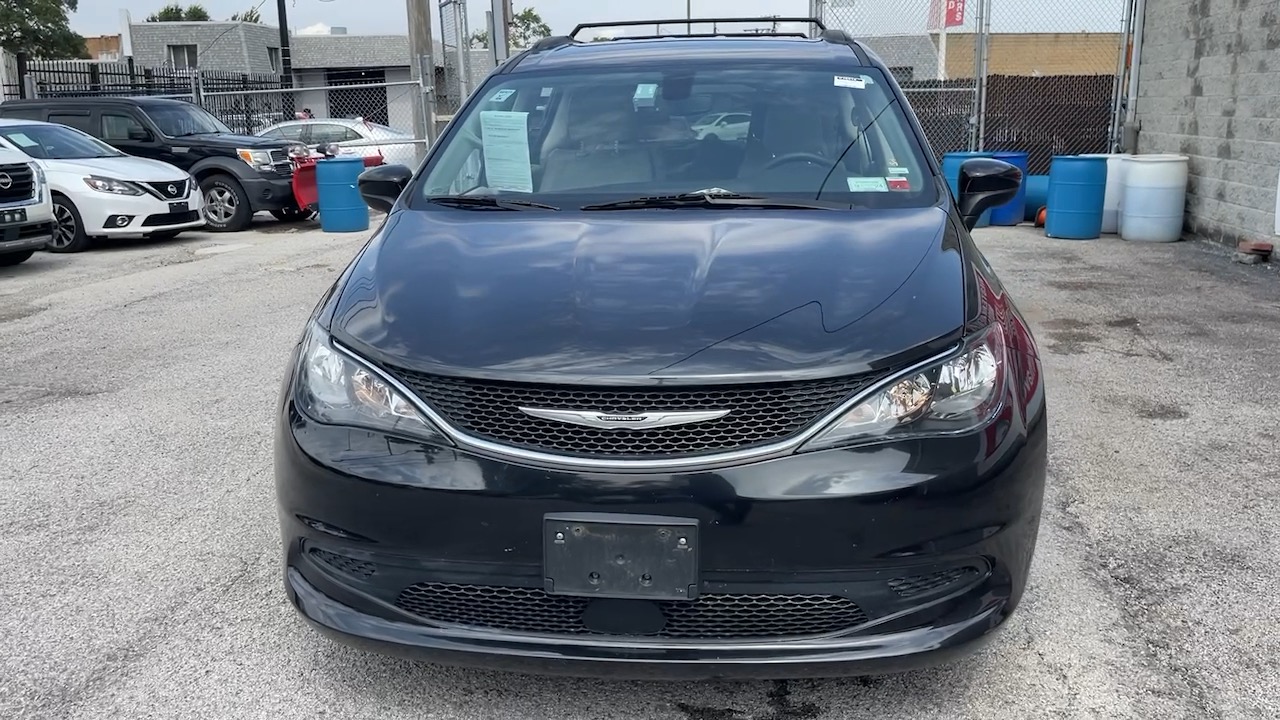 2021 Chrysler Voyager LXI 30