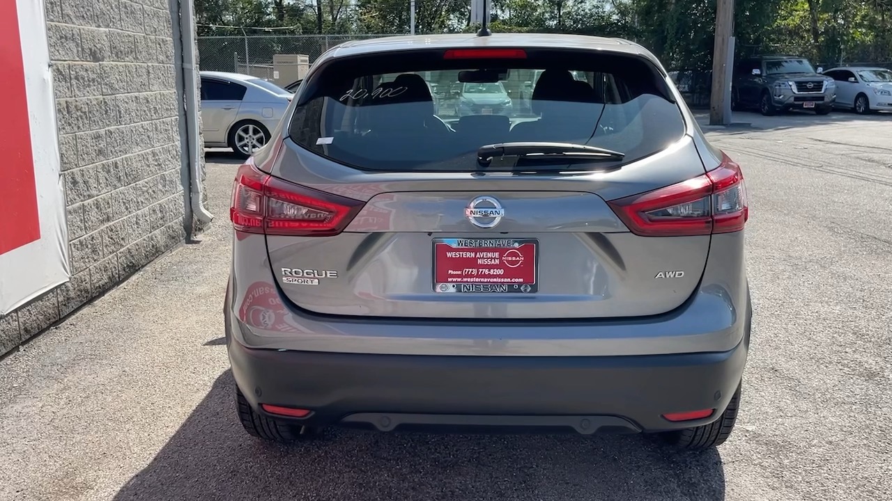 2021 Nissan Rogue Sport S 26