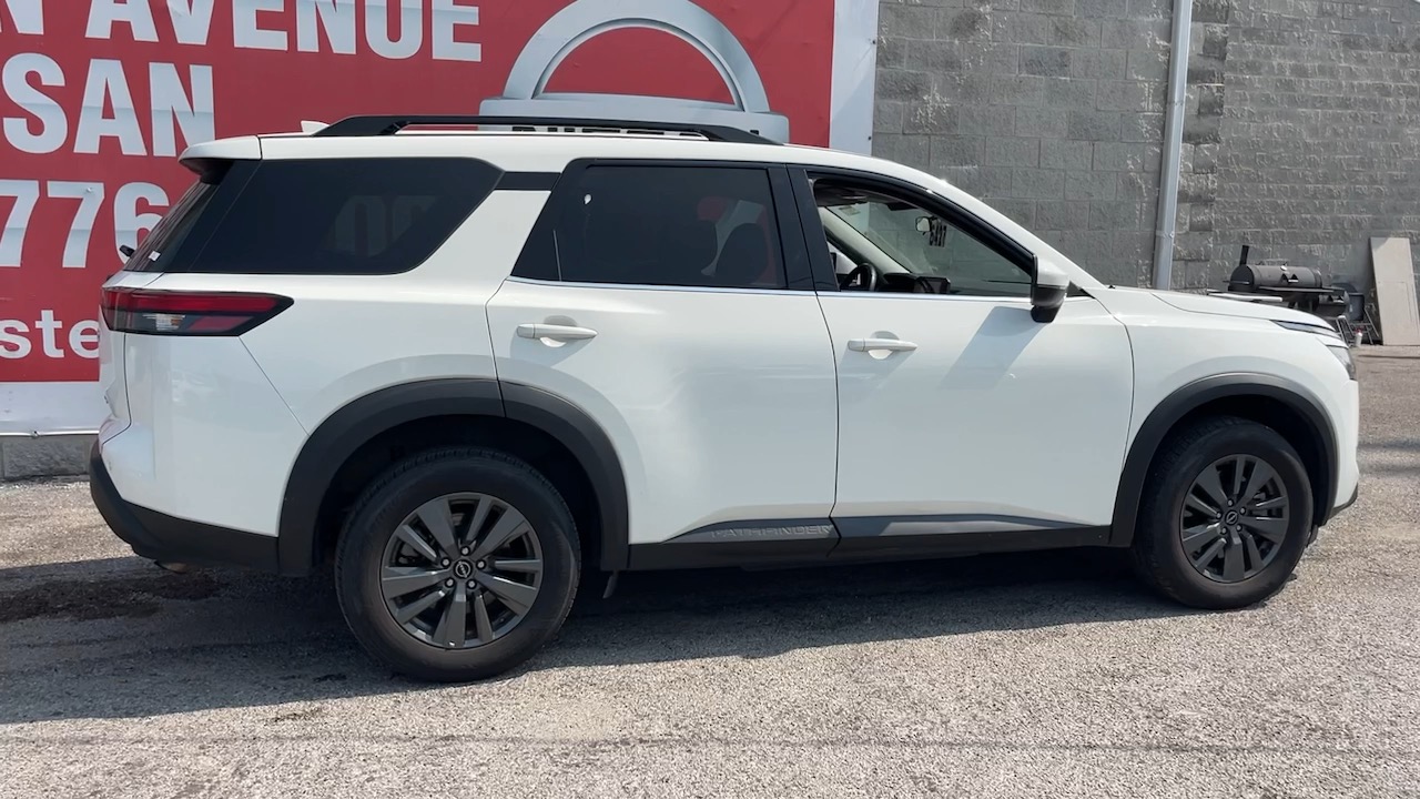 2023 Nissan Pathfinder SV 4