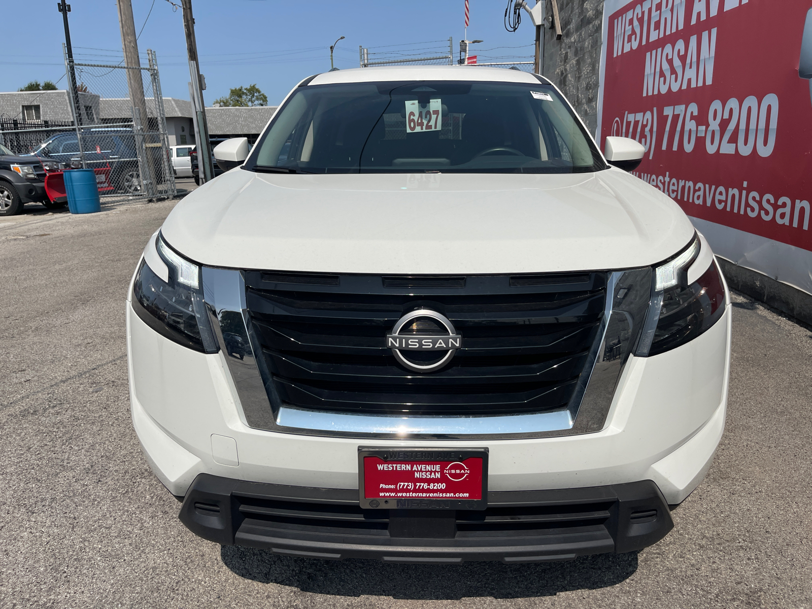 2023 Nissan Pathfinder SV 29