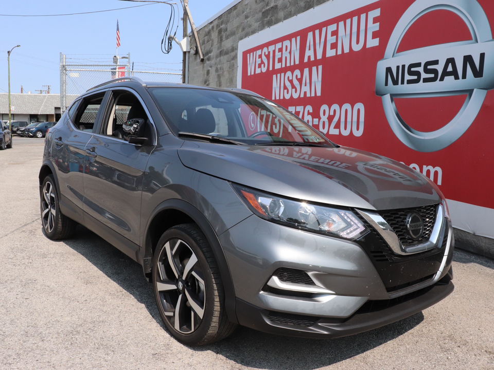 2022 Nissan Rogue Sport SL 1