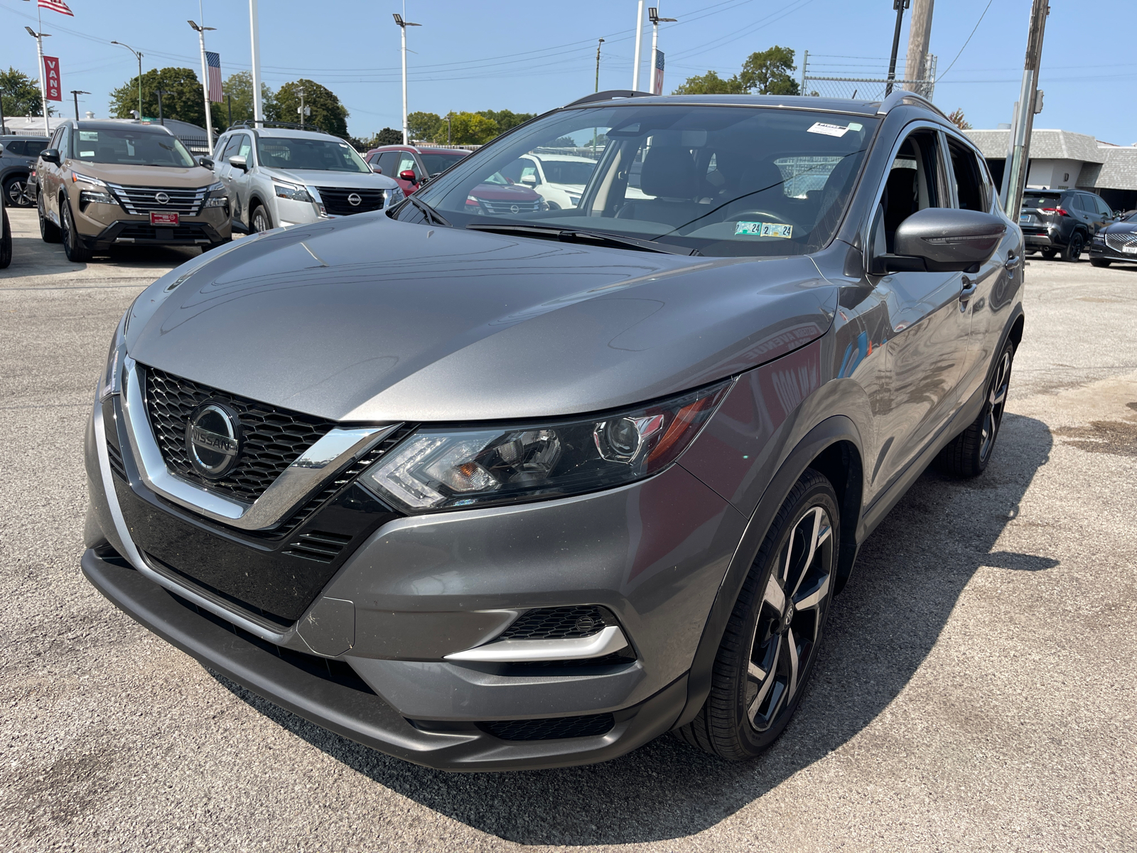 2022 Nissan Rogue Sport SL 22