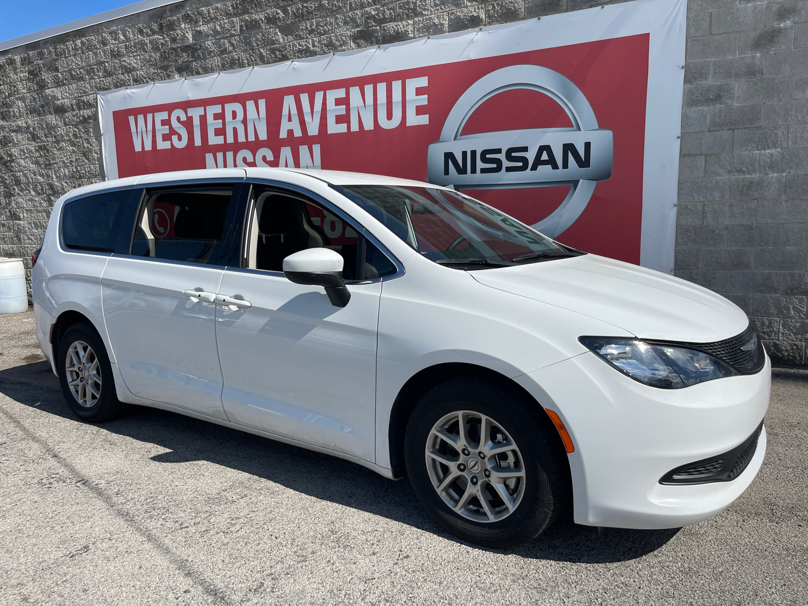 2022 Chrysler Voyager LX 22