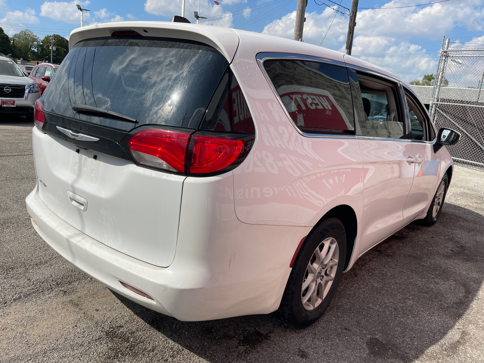 2022 Chrysler Voyager LX 3