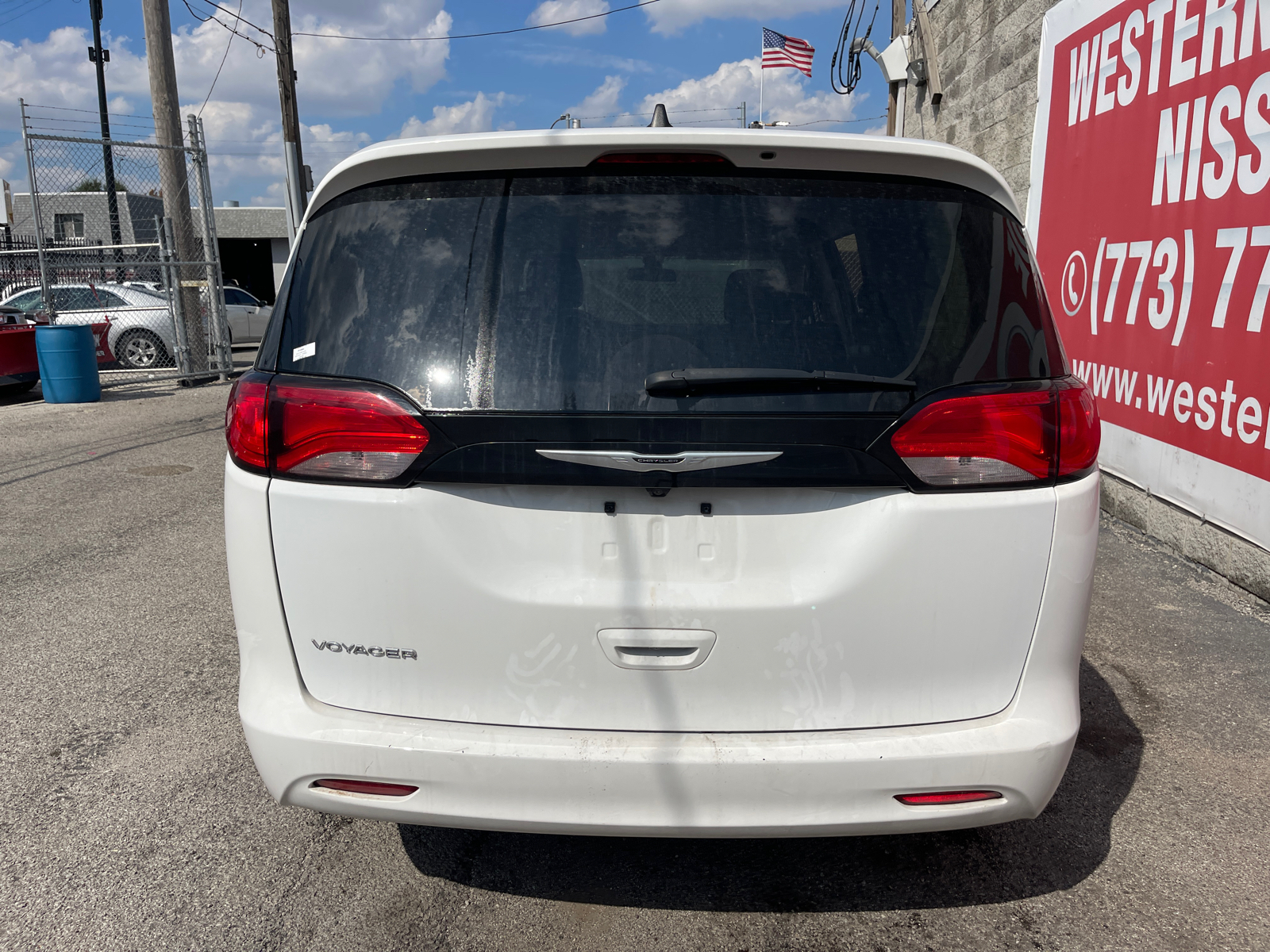 2022 Chrysler Voyager LX 20