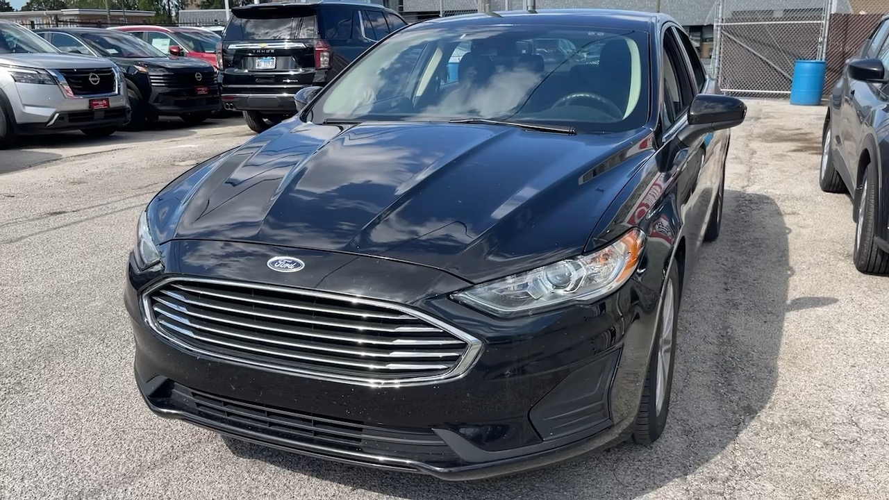 2020 Ford Fusion SE 24