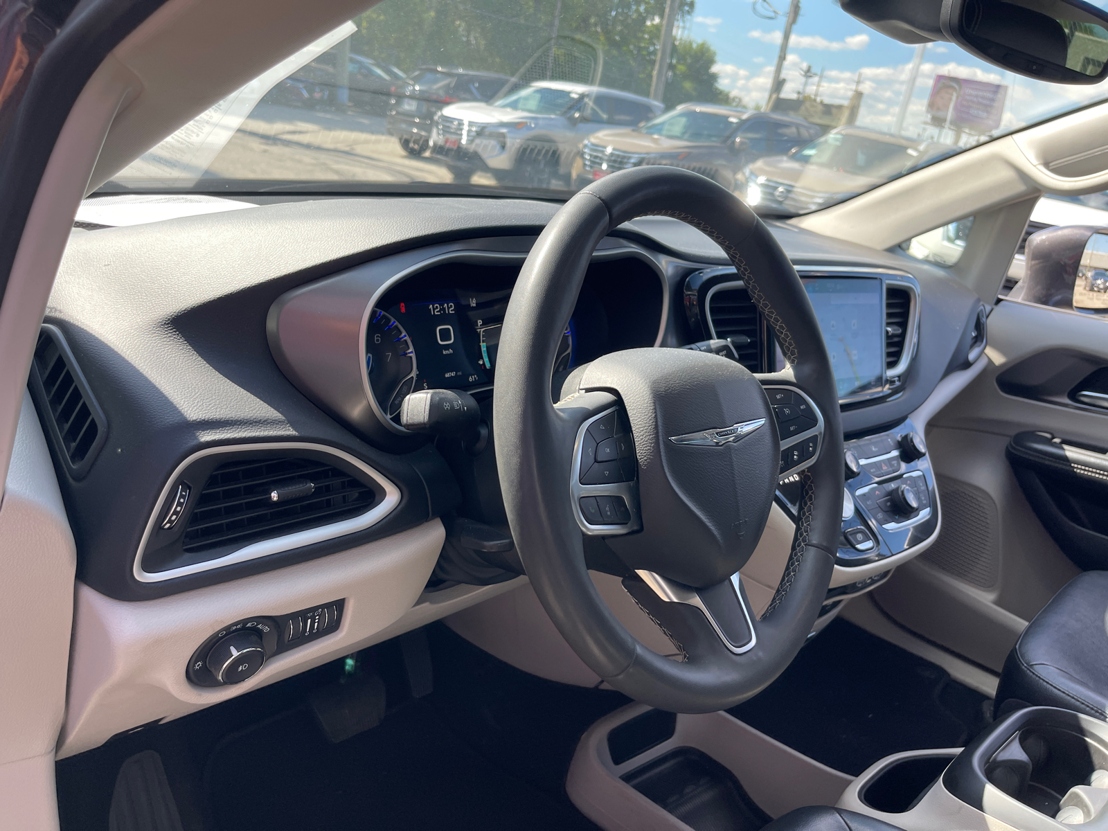 2022 Chrysler Pacifica Touring L 8