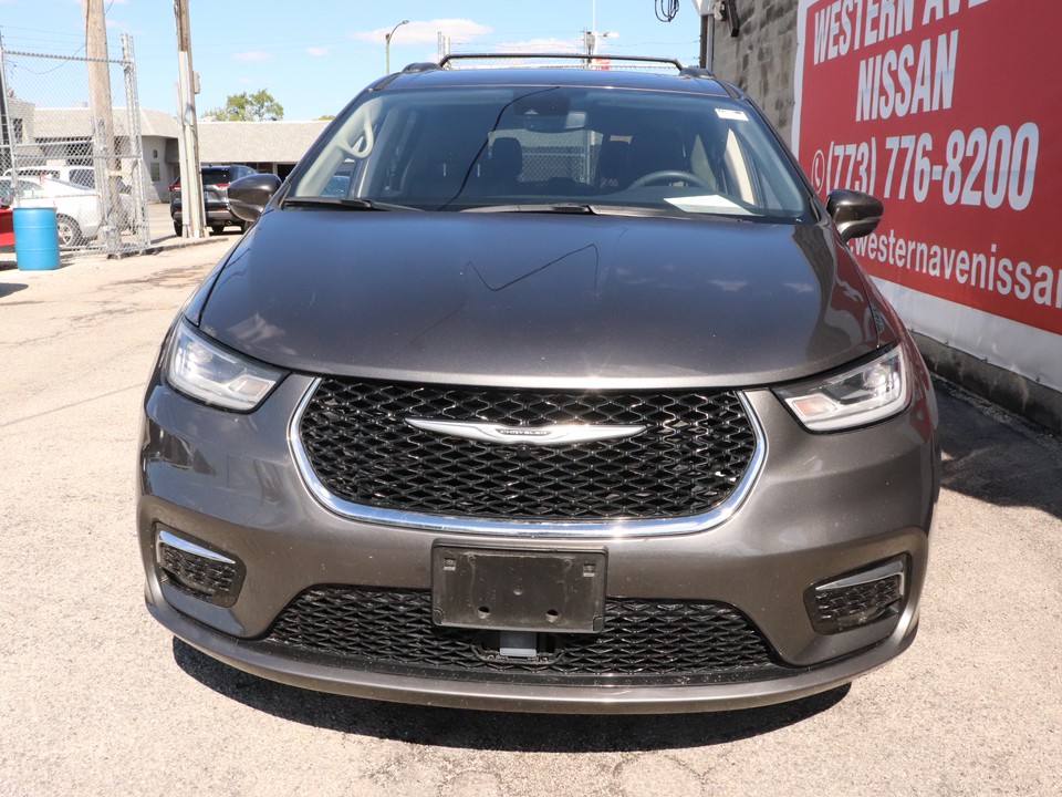 2022 Chrysler Pacifica Touring L 26