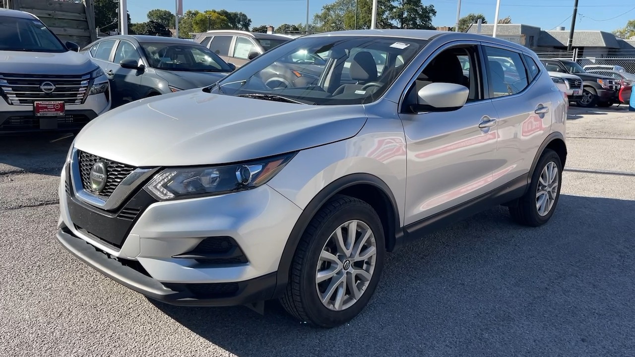 2022 Nissan Rogue Sport S 26