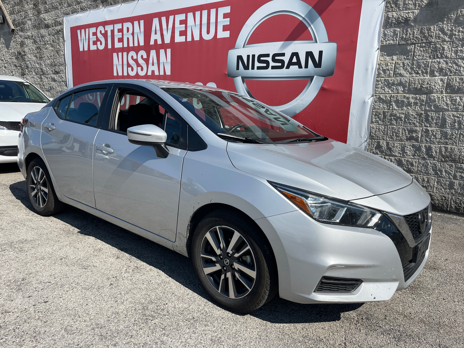 2021 Nissan Versa 1.6 SV 2