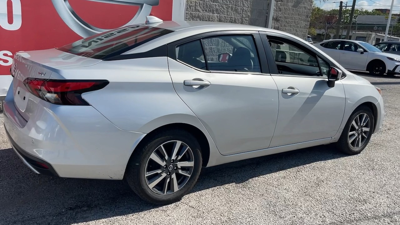 2021 Nissan Versa 1.6 SV 3