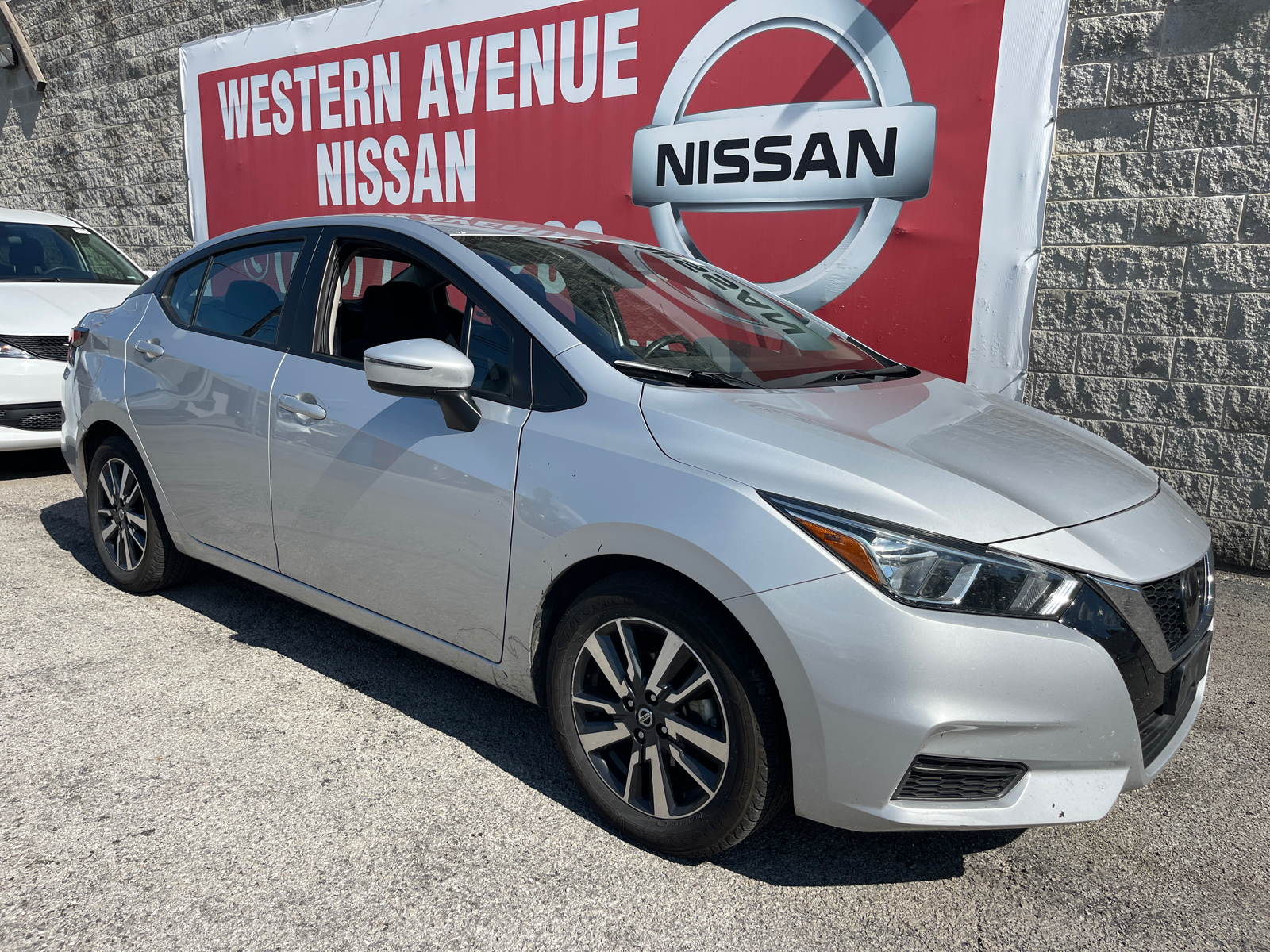 2021 Nissan Versa 1.6 SV 21