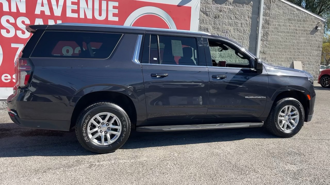 2022 Chevrolet Suburban LT 27