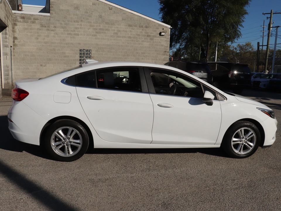 2017 Chevrolet Cruze LT 22