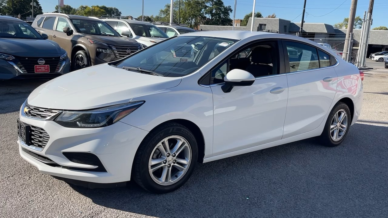 2017 Chevrolet Cruze LT 26