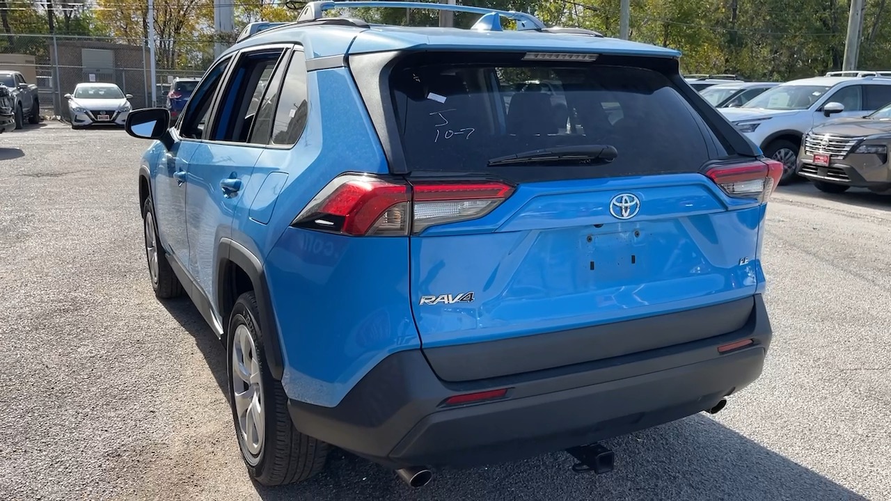 2021 Toyota RAV4 LE 27