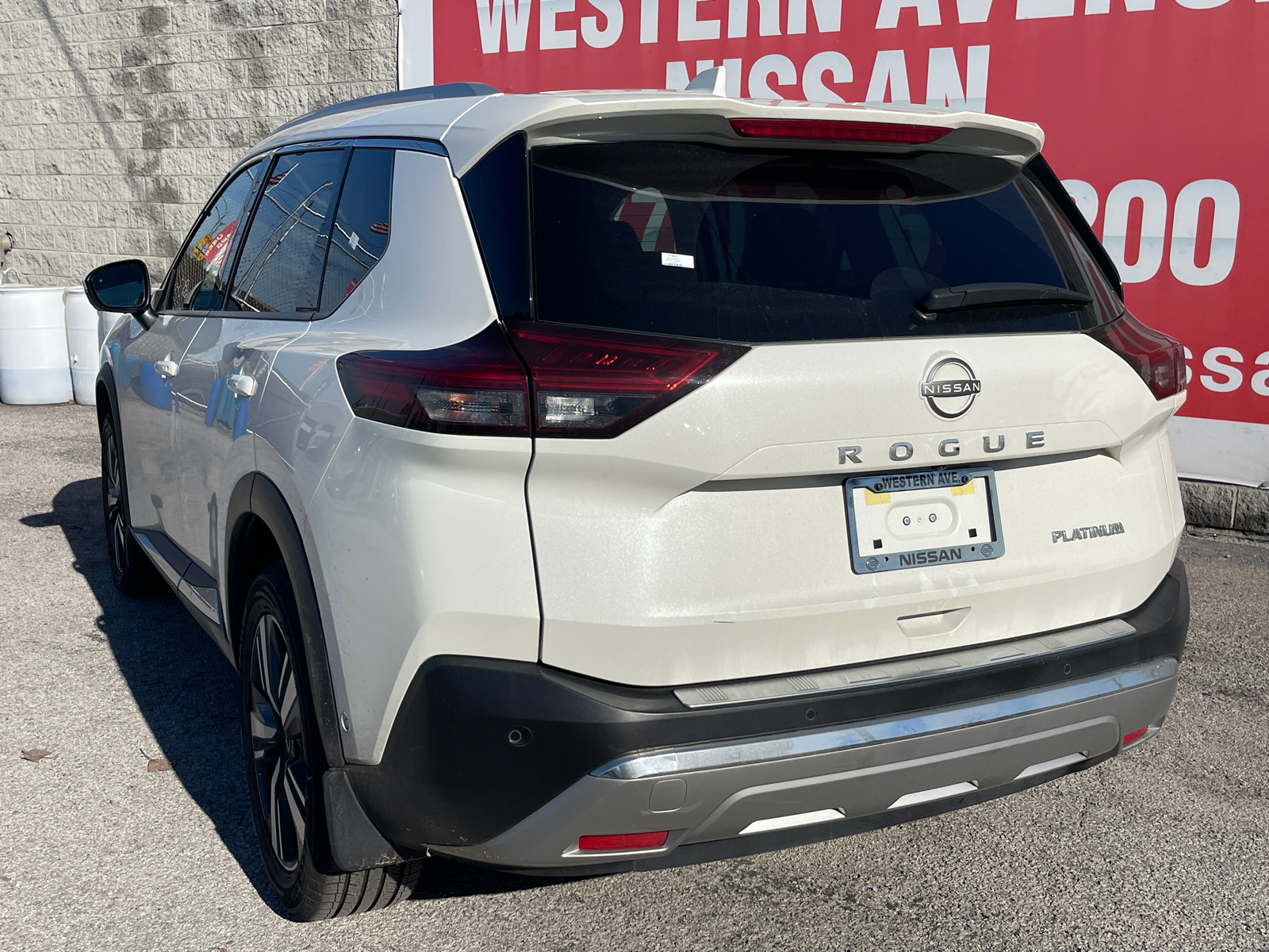 2023 Nissan Rogue Platinum 27