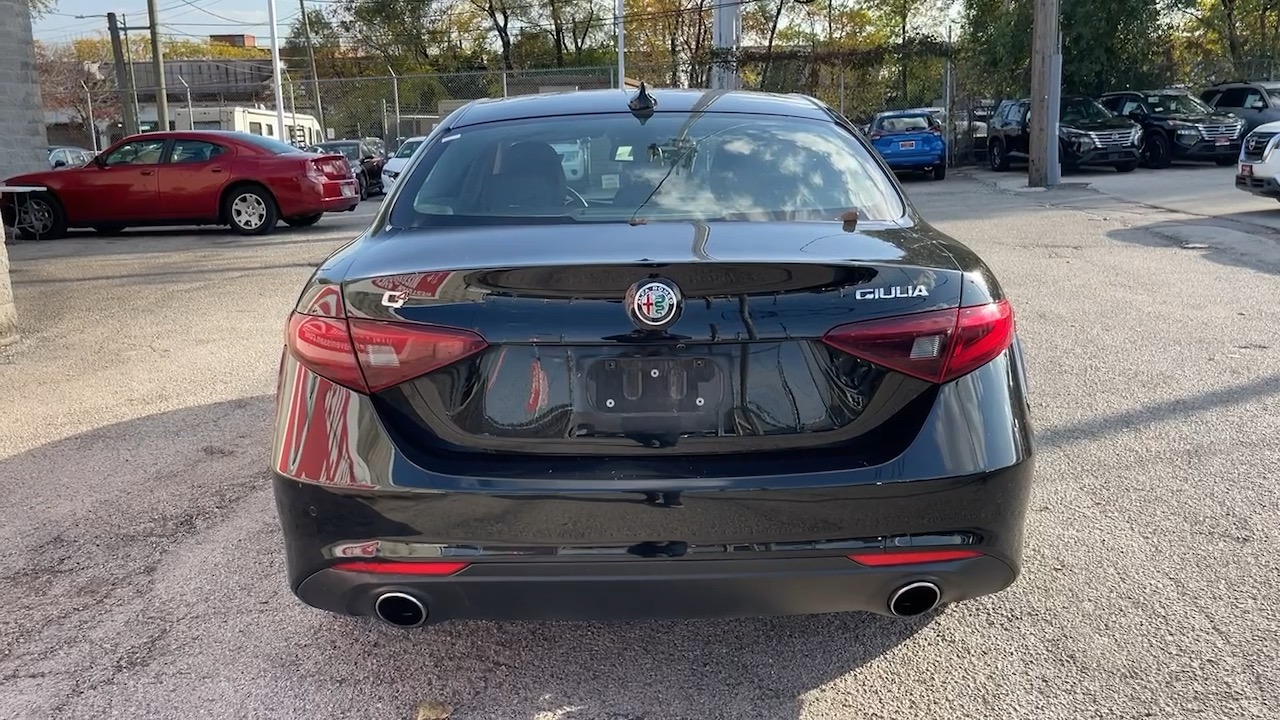 2021 Alfa Romeo Giulia  5