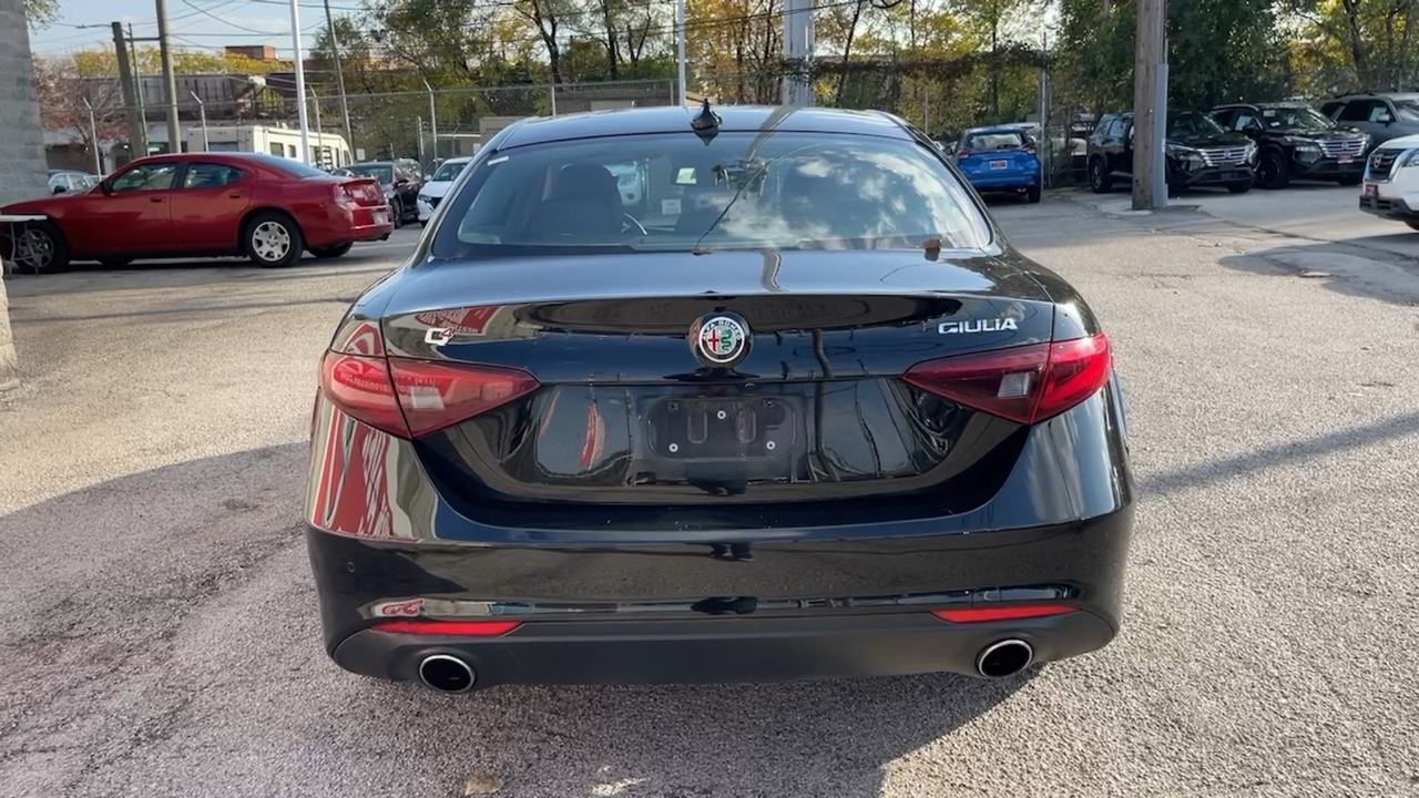 2021 Alfa Romeo Giulia  23